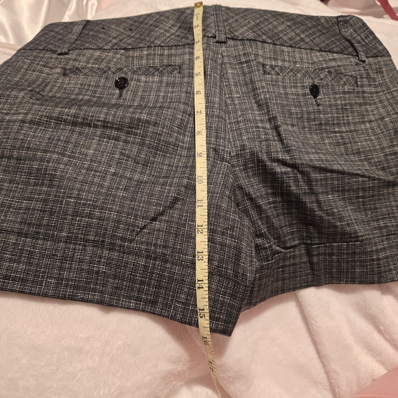 Express Black/White Classic Shorts with Pockets and Belt Loops Size 14 - Picture 3 of 5